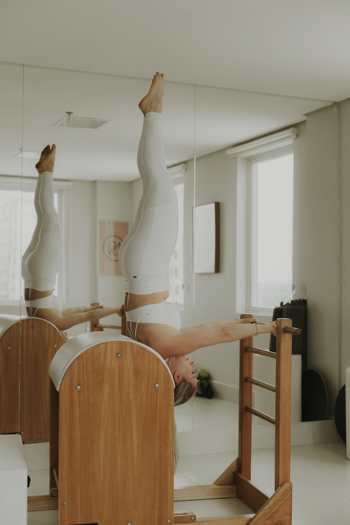 natalia fazendo pilates home